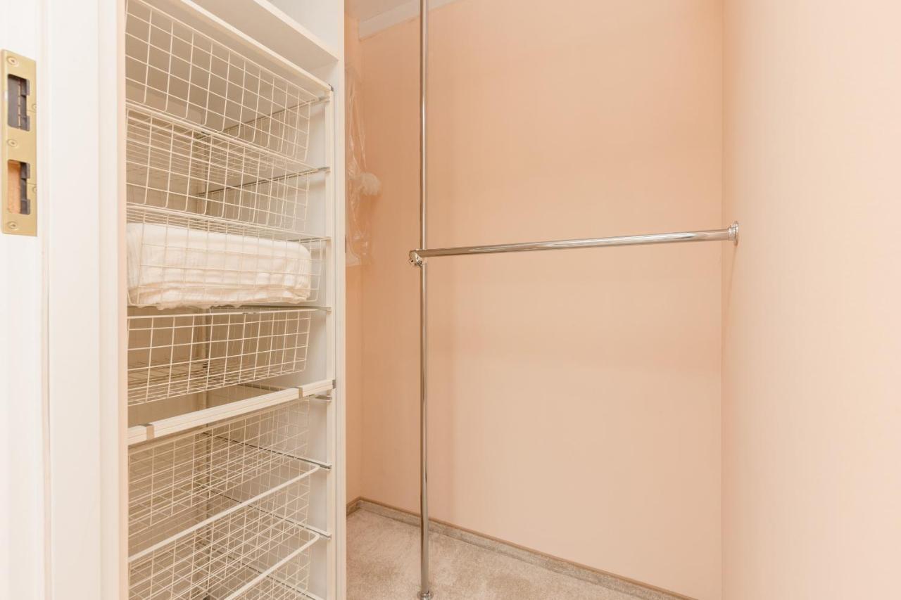 Spacious & Quiet 1 Bedroom Apartment In Pruszkow By Noclegi Renters Exterior foto